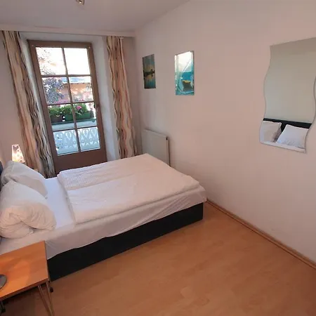 Stanzl Haus アパート *